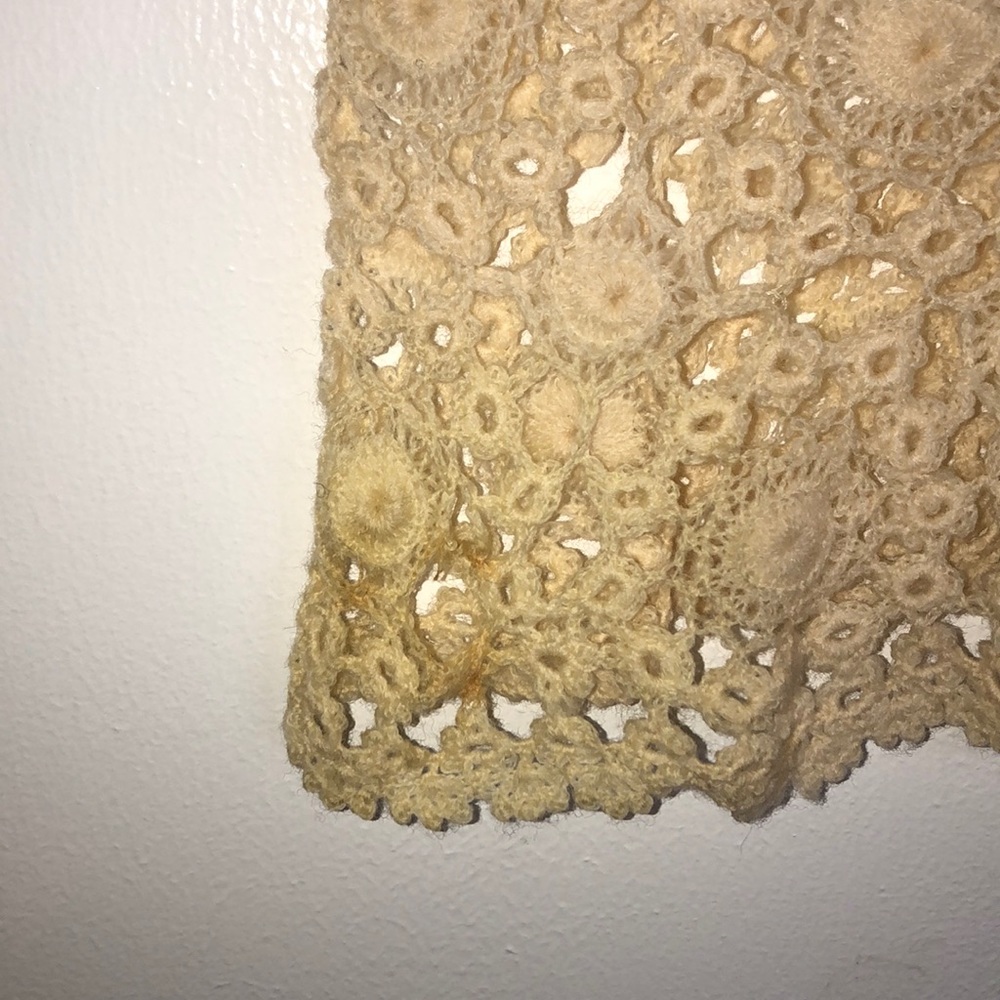 Vintage Ivory Crocheted Top - Picture 5 of 5
